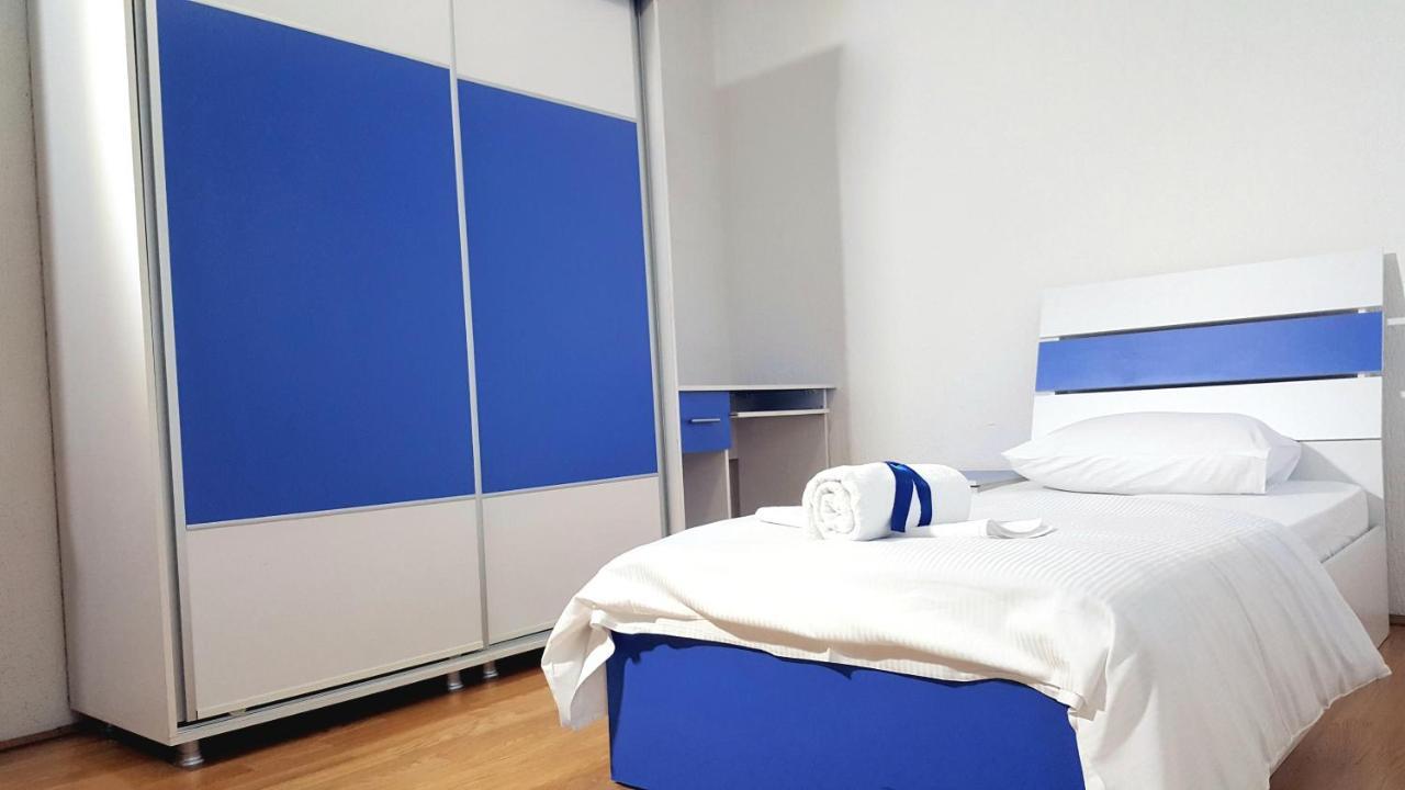 Bus Station Hostel Pristina Eksteriør billede